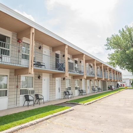 Auberge Le Parasol Chicoutimi المظهر الخارجي الصورة
