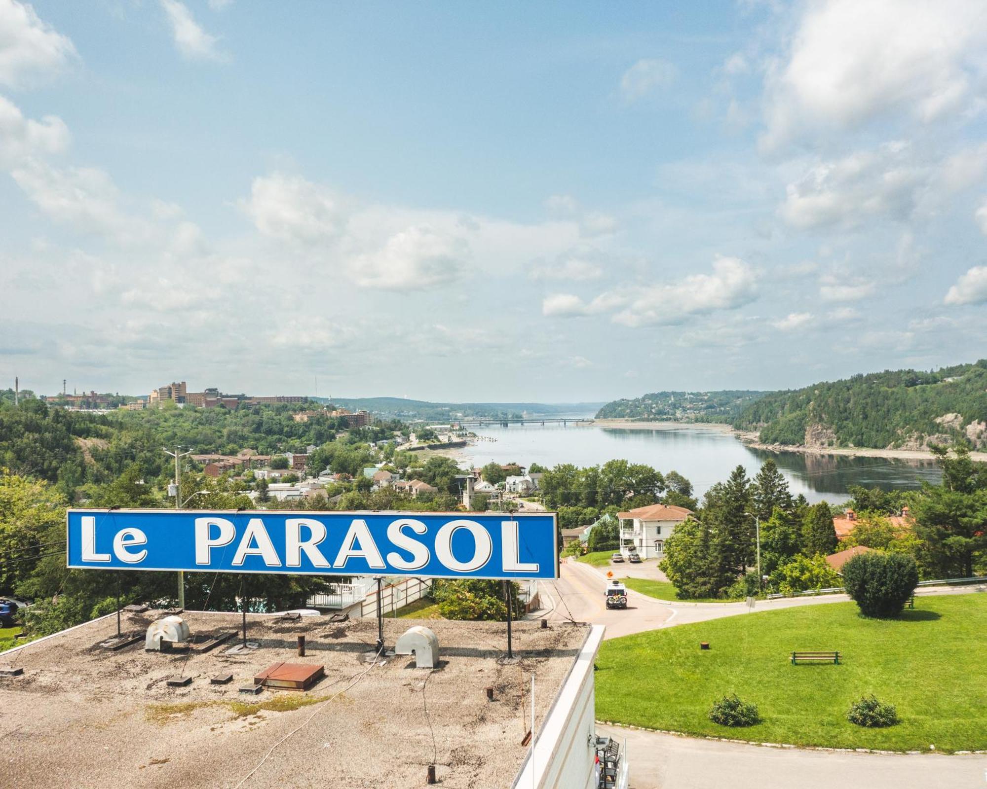Auberge Le Parasol Chicoutimi المظهر الخارجي الصورة