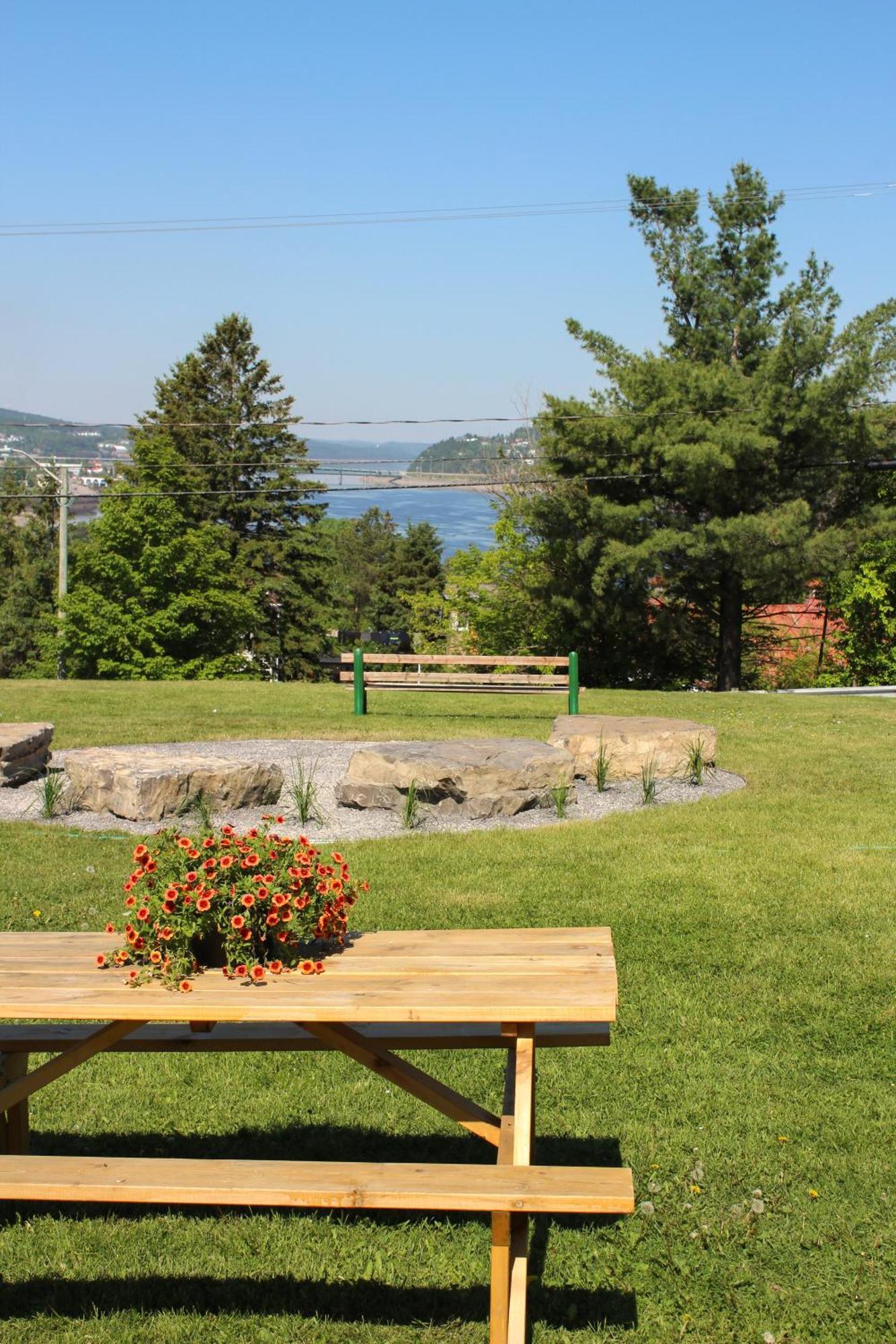 Auberge Le Parasol Chicoutimi المظهر الخارجي الصورة
