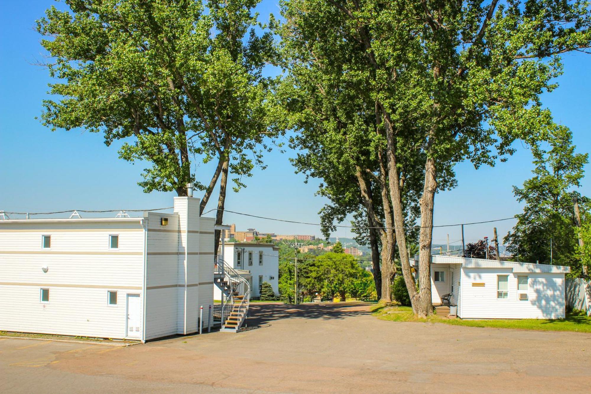 Auberge Le Parasol Chicoutimi المظهر الخارجي الصورة
