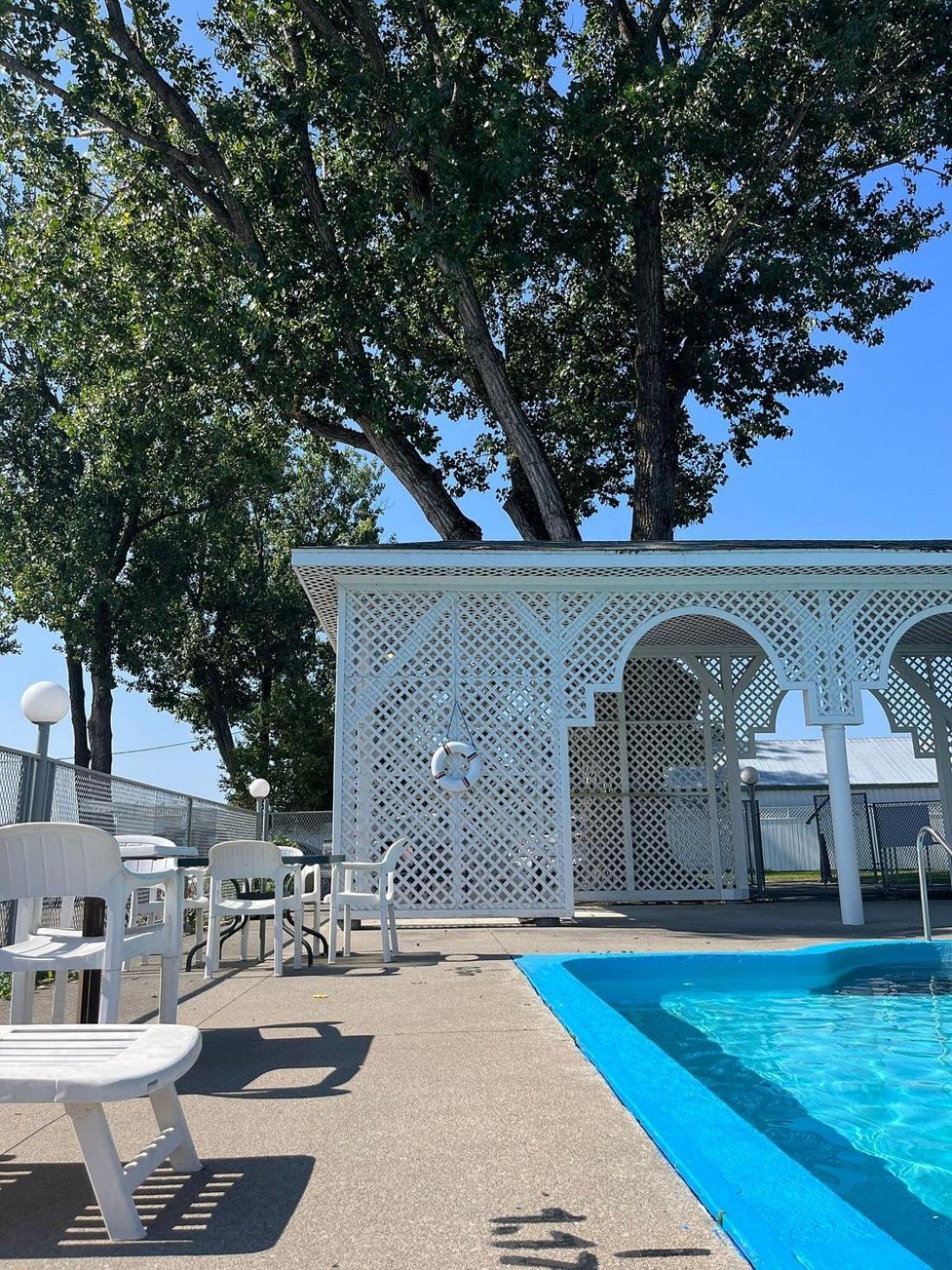 Auberge Le Parasol Chicoutimi المظهر الخارجي الصورة